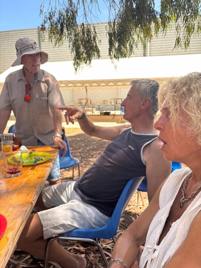BARBECUE 28 6 A