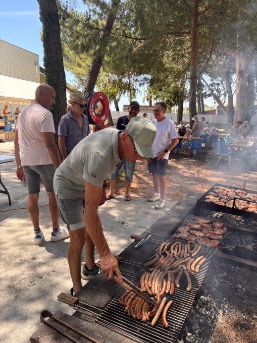 BARBECUE 28 6 F