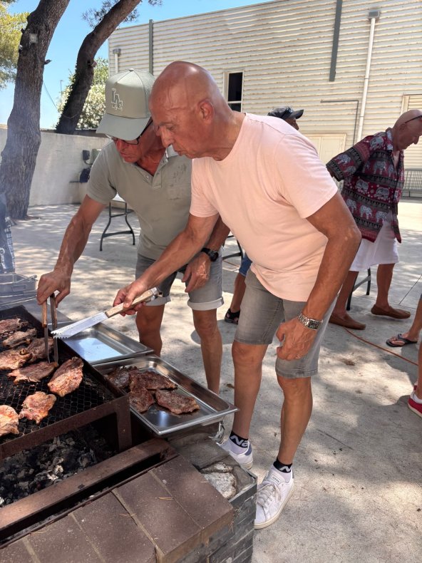 BARBECUE 28 6 LE PRESIDENT ET TRESORIER